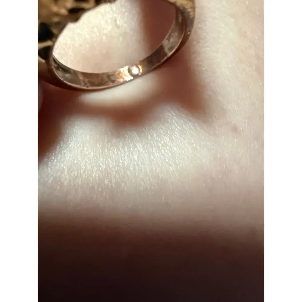 🧚🏻‍♀️ Vintage Style Statement Ring Size 7.5 Square Cut Gold Tone Distressed Look